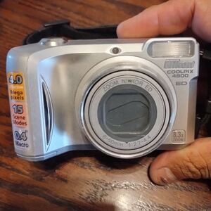 Nikon COOLPIX 4800‎ ED 4.0MP Digital Camera Nikkor ED Lens **PARTS**